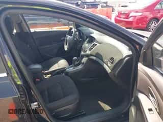 2015 Chevrolet Cruze LT с VIN 1G1PC5SB7F7180863, выставлен на аукционе IAAI как лот 42669830 с пробегом 155 173 миль миль и . История ставок и продаж доступна на DreamBid. Изображение 5.