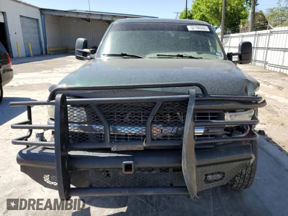 2001 Chevrolet Silverado 1500HD LS z VIN 1GCGC13U61F192873, wystawiony jako Copart lot #52180265 z przebiegiem 237 256 mil mil oraz Czysty tytuł • Clean title. Historia ofert i sprzedaży dostępna na DreamBid. Obrazek 11.