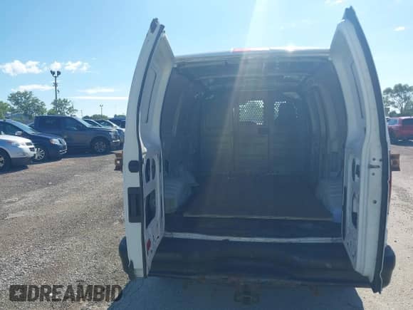 2011 Ford Econoline Cargo Commercial with VIN 1FTSE3EL3BDB19283, listed as a IAAI auction lot 42610930 with 152,626 mi miles and . Bid and sale history available at DreamBid. Image 17.