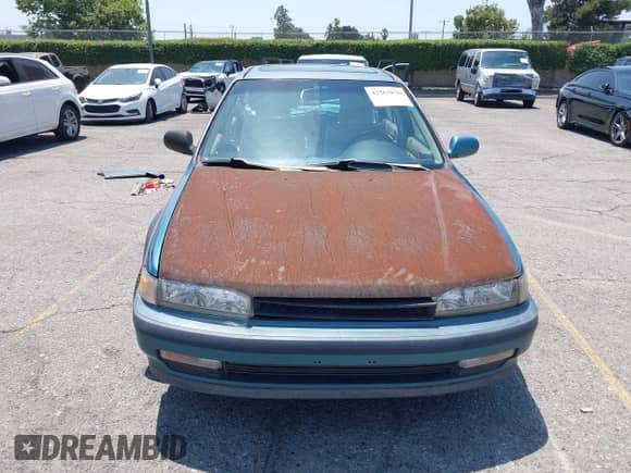 1991 Honda Accord EX z VIN JHMCB7560MC063583, wystawiony jako IAAI lot #42563870 z przebiegiem 226 798 mil mil oraz . Historia ofert i sprzedaży dostępna na DreamBid. Obrazek 12.