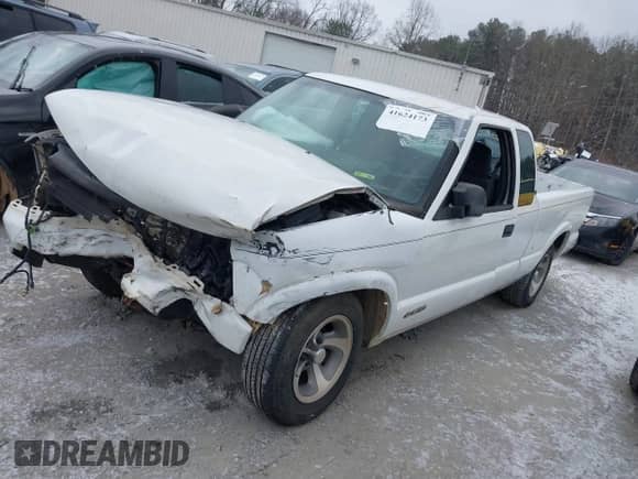 1999 Chevrolet S-10 LS with VIN 1GCCS1948XK139178, listed as a IAAI auction lot 41624173 with 332,991 mi miles and . Bid and sale history available at DreamBid. Image 14.