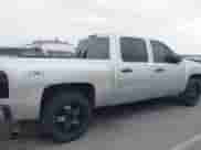 2011 Chevrolet Silverado 1500 LS z VIN 3GCPKREA4BG390355, wystawiony jako IAAI lot #42206957 z przebiegiem 153 766 mil mil oraz . Historia ofert i sprzedaży dostępna na DreamBid. Obrazek 19.