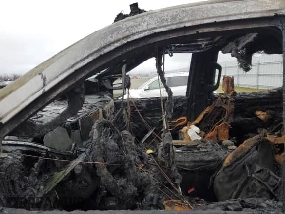 2023 Chevrolet Silverado 1500 ZR2 с VIN 3GCUDHEL8PG279470, выставлен на аукционе Copart как лот 44601065 с пробегом Не указан миль и На запчасти • Non repairable. История ставок и продаж доступна на DreamBid. Изображение 7.