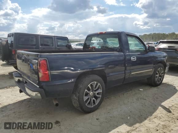 2005 Chevrolet Silverado 1500 LS с VIN 1GCEC14V35Z140989, выставлен на аукционе Copart как лот 73601774 с пробегом 236 233 миль миль и Списание • Salvage title. История ставок и продаж доступна на DreamBid. Изображение 3.