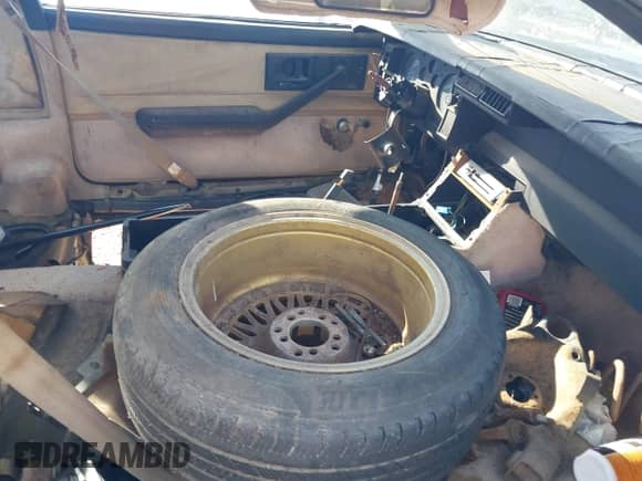 1982 Chevrolet Camaro Berlinetta с VIN 1G1AS8714CL102635, выставлен на аукционе IAAI как лот 43484281 с пробегом 13 754 миль миль и . История ставок и продаж доступна на DreamBid. Изображение 5.