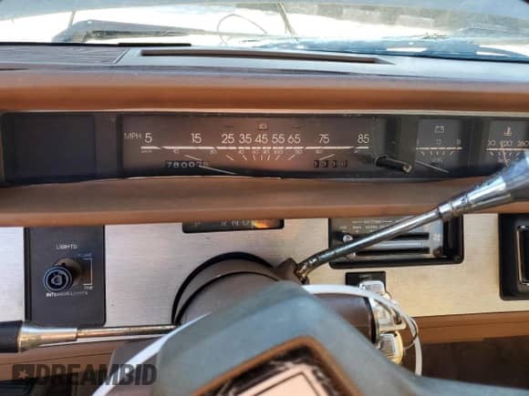 1985 Chevrolet Celebrity с VIN 2G1AW19R2F1120933, выставлен на аукционе Copart как лот 75407474 с пробегом 78 007 миль миль и Списание • Salvage title. История ставок и продаж доступна на DreamBid. Изображение 9.