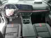 2025 Chevrolet Traverse FWD RS z VIN 1GNERLRS8SJ220265, wystawiony jako Copart lot #64071275 z przebiegiem 2 139 mil mil oraz Szkoda całkowita • Salvage title. Historia ofert i sprzedaży dostępna na DreamBid. Obrazek 8.