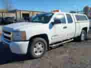 2010 Chevrolet Silverado 1500 LT z VIN 1GCSKSE31AZ119884, wystawiony jako IAAI lot #43543636 z przebiegiem 165 091 mil mil oraz . Historia ofert i sprzedaży dostępna na DreamBid. Obrazek 18.