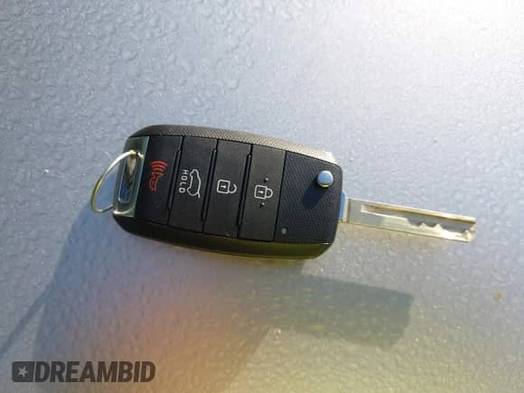 2019 Kia Sorento L с VIN 5XYPG4A36KG453658, выставлен на аукционе IAAI как лот 43323802 с пробегом 77 423 миль миль и . История ставок и продаж доступна на DreamBid. Изображение 11.