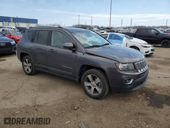 2017 Jeep Compass Latitude z VIN 1C4NJCEA2HD153005, wystawiony jako Copart lot #50681635 z przebiegiem 179 123 mil mil oraz Czysty tytuł • Clean title. Historia ofert i sprzedaży dostępna na DreamBid. Obrazek 4.
