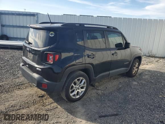 2018 Jeep Renegade Latitude with VIN ZACCJABB8JPH48411, listed as a Copart auction lot 70494845 with 252,379 mi miles and Clean title. Bid and sale history available at DreamBid. Image 3.