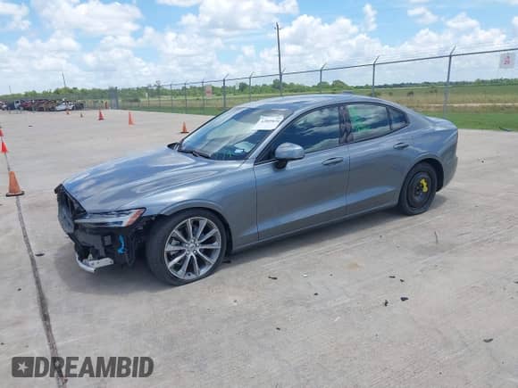 2020 Volvo S60 Momentum с VIN 7JR102FK7LG043711, выставлен на аукционе IAAI как лот 42809036 с пробегом 70 608 миль миль и . История ставок и продаж доступна на DreamBid. Изображение 18.