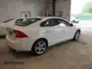 2015 Volvo S60 T5 Premier с VIN YV1612TB6F1305032, выставлен на аукционе IAAI как лот 42606749 с пробегом 93 421 миль миль и . История ставок и продаж доступна на DreamBid. Изображение 4.