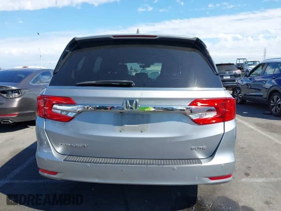 2018 Honda Odyssey Elite with VIN 5FNRL6H9XJB066417, listed as a IAAI auction lot 43420513 with 217,878 mi miles and . Bid and sale history available at DreamBid. Image 16.