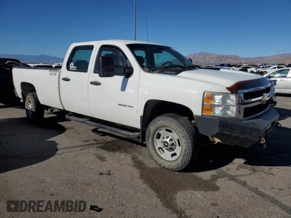 2011 Chevrolet Silverado 2500HD Work Truck z VIN 1GC1KVC83BF178045, wystawiony jako Copart lot #88269735 z przebiegiem 286 377 mil mil oraz Szkoda całkowita • Salvage title. Historia ofert i sprzedaży dostępna na DreamBid. Obrazek 4.