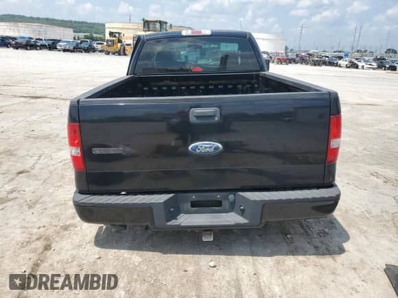 2008 Ford F-150 XL с VIN 1FTRF12W98KD27199, выставлен на аукционе Copart как лот 67636975 с пробегом 189 877 миль миль и Списание • Salvage title. История ставок и продаж доступна на DreamBid. Изображение 6.