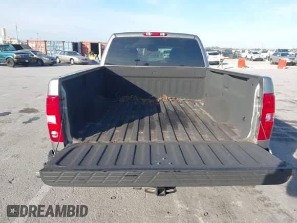 2007 Chevrolet Silverado 1500 1LT с VIN 2GCEK19J971606476, выставлен на аукционе IAAI как лот 43516077 с пробегом 107 501 миль миль и . История ставок и продаж доступна на DreamBid. Изображение 18.