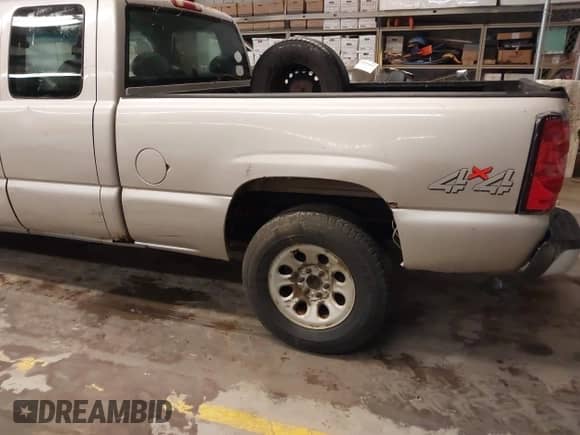 2006 Chevrolet Silverado 1500 LT1 с VIN 1GCEK19V16Z202600, выставлен на аукционе IAAI как лот 42538004 с пробегом 215 597 миль миль и . История ставок и продаж доступна на DreamBid. Изображение 13.