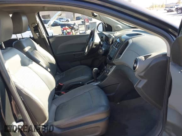 2015 Chevrolet Sonic LTZ with VIN 1G1JE6SB6F4125831, listed as a IAAI auction lot 43364524 with 152,774 mi miles and . Bid and sale history available at DreamBid. Image 5.