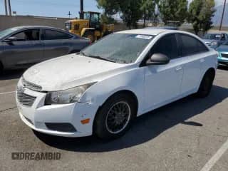 2014 Chevrolet Cruze LS with VIN 1G1PA5SG9E7482820, listed as a Copart auction lot 71560225 with 117,757 mi miles and Clean title. Bid and sale history available at DreamBid. Image 1.