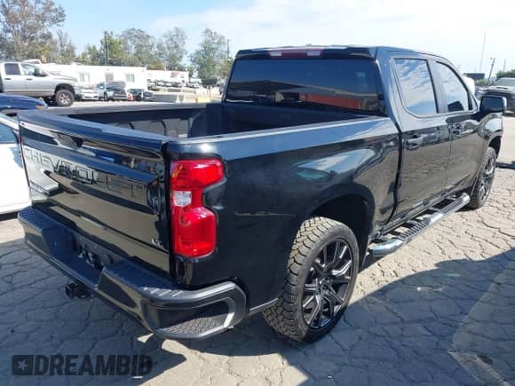 2020 Chevrolet Silverado 1500 LT with VIN 3GCPWCEK3LG340591, listed as a IAAI auction lot 43282649 with 92,978 mi miles and . Bid and sale history available at DreamBid. Image 4.