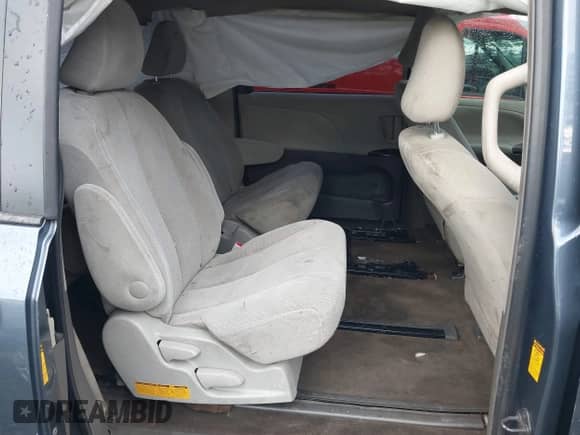 2013 Toyota Sienna L with VIN 5TDZK3DC3DS371695, listed as a IAAI auction lot 41514718 with Not provided miles and . Bid and sale history available at DreamBid. Image 8.