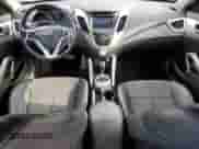 2013 Hyundai Veloster w/Black Int с VIN KMHTC6AD5DU178389, выставлен на аукционе Copart как лот 80652785 с пробегом 150 305 миль миль и Списание • Salvage title. История ставок и продаж доступна на DreamBid. Изображение 8.