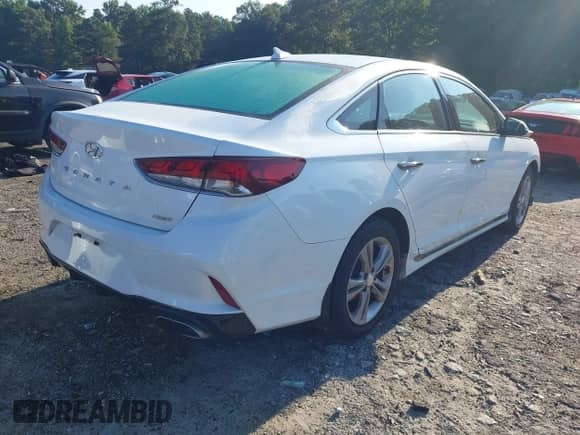 2019 Hyundai Sonata Sport с VIN 5NPE34AF1KH805258, выставлен на аукционе IAAI как лот 42997854 с пробегом 176 130 миль миль и . История ставок и продаж доступна на DreamBid. Изображение 4.