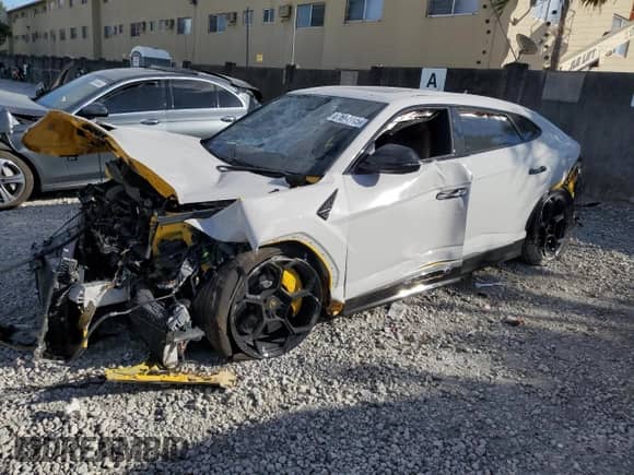 2021 Lamborghini Urus с VIN ZPBUA1ZL3MLA15560, выставлен на аукционе Copart как лот 87871715 с пробегом 30 693 миль миль и На запчасти • Non repairable. История ставок и продаж доступна на DreamBid. Изображение 1.