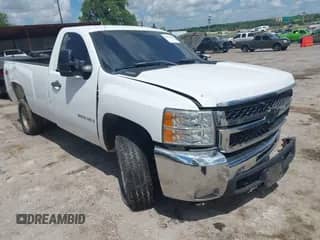 2007 Chevrolet Silverado 2500HD 1LT z VIN 1GCHK24687E541687, wystawiony jako IAAI lot #42593318 z przebiegiem 193 652 mil mil oraz . Historia ofert i sprzedaży dostępna na DreamBid. Obrazek 1.