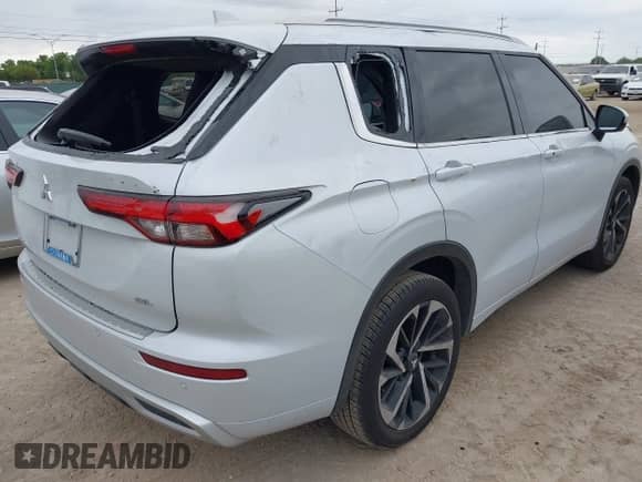 2024 Mitsubishi Outlander SEL with VIN JA4J3WA88RZ057293, listed as a IAAI auction lot 42035645 with 14,470 mi miles and . Bid and sale history available at DreamBid. Image 4.