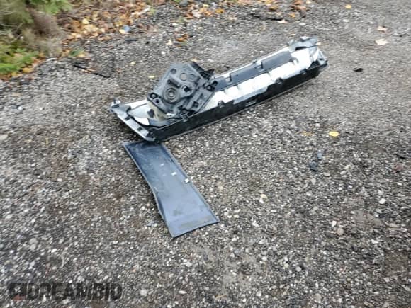 2016 Toyota Tundra Limited с VIN 5TFHY5F19GX523057, выставлен на аукционе Copart как лот 86119865 с пробегом 294 311 миль миль и Чистый • Clean title. История ставок и продаж доступна на DreamBid. Изображение 12.