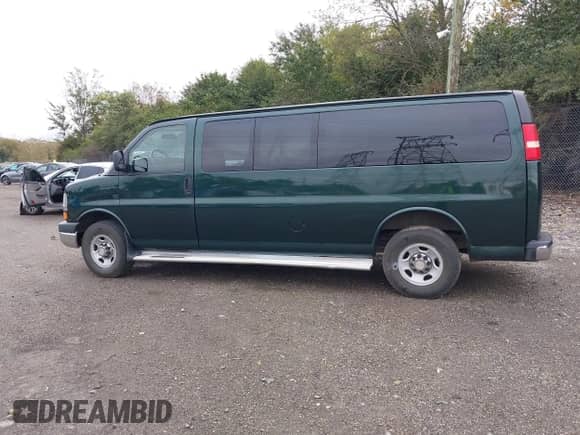 2008 Chevrolet Express Passenger с VIN 1GAHG39K881204709, выставлен на аукционе IAAI как лот 43477649 с пробегом 358 638 миль миль и . История ставок и продаж доступна на DreamBid. Изображение 15.