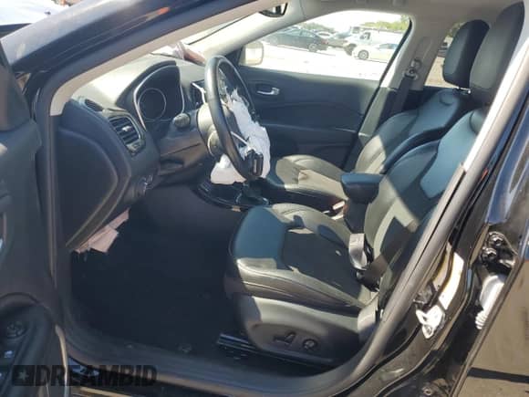 2020 Jeep Compass Altitude с VIN 3C4NJCBB4LT250089, выставлен на аукционе Copart как лот 70254255 с пробегом 24 601 миль миль и Списание • Salvage title. История ставок и продаж доступна на DreamBid. Изображение 7.