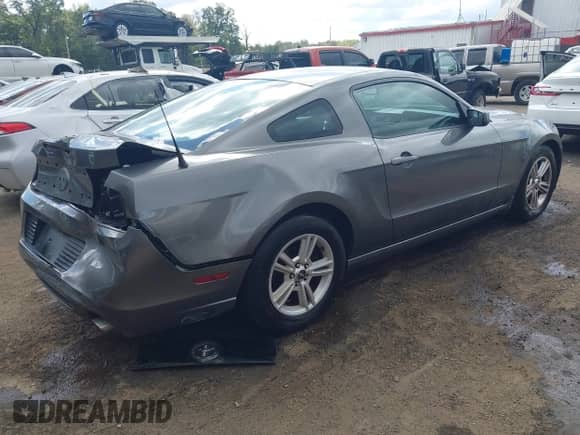 2014 Ford Mustang Premium с VIN 1ZVBP8AM7E5251643, выставлен на аукционе IAAI как лот 43345706 с пробегом 143 122 миль миль и . История ставок и продаж доступна на DreamBid. Изображение 4.