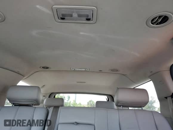 2008 Chevrolet Suburban 3LT z VIN 3GNFK16358G148557, wystawiony jako Copart lot #55100725 z przebiegiem 176 251 mil mil oraz Szkoda całkowita • Salvage title. Historia ofert i sprzedaży dostępna na DreamBid. Obrazek 10.