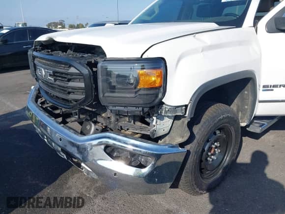 2018 GMC Sierra 1500 SLT z VIN 3GTU1NERXJG202778, wystawiony jako IAAI lot #43195179 z przebiegiem 59 751 mil mil oraz . Historia ofert i sprzedaży dostępna na DreamBid. Obrazek 17.