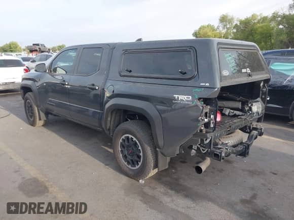 2024 Toyota Tacoma TRD Off Road с VIN 3TMLB5JN8RM009103, выставлен на аукционе IAAI как лот 43210758 с пробегом 14 193 миль миль и . История ставок и продаж доступна на DreamBid. Изображение 3.