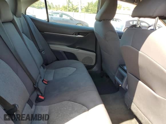 2020 Toyota Camry LE z VIN 4T1C11AK8LU978691, wystawiony jako Copart lot #81092065 z przebiegiem 114 855 mil mil oraz Szkoda całkowita • Salvage title. Historia ofert i sprzedaży dostępna na DreamBid. Obrazek 10.