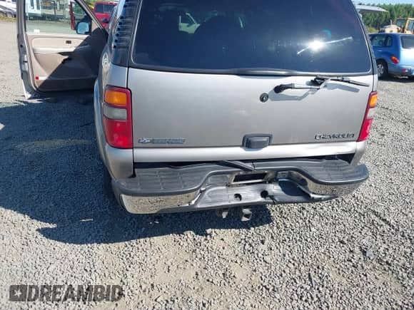 2002 Chevrolet Tahoe Z71 with VIN 1GNEK13Z62R164987, listed as a IAAI auction lot 42769028 with 265,220 mi miles and . Bid and sale history available at DreamBid. Image 6.