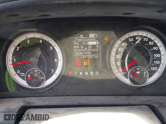 2013 Ram 1500 Express z VIN 1C6RR6FT9DS717287, wystawiony jako IAAI lot #42550627 z przebiegiem 199 739 mil mil oraz . Historia ofert i sprzedaży dostępna na DreamBid. Obrazek 7.