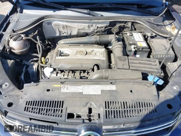 2016 Volkswagen Tiguan S z VIN WVGAV7AX7GW581901, wystawiony jako IAAI lot #43400045 z przebiegiem 62 119 mil mil oraz . Historia ofert i sprzedaży dostępna na DreamBid. Obrazek 10.