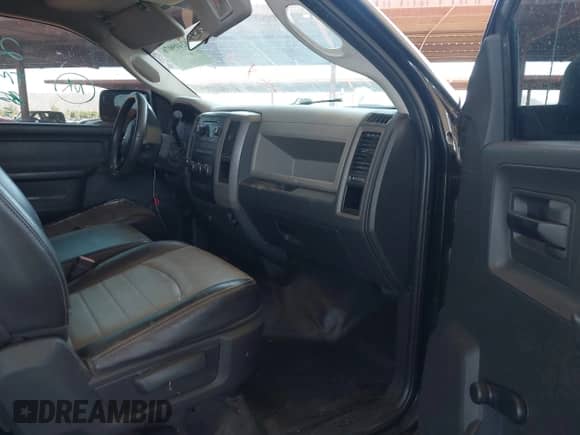 2012 Ram 1500 z VIN 3C6JD7DPXCG259725, wystawiony jako IAAI lot #42409076 z przebiegiem 186 458 mil mil oraz . Historia ofert i sprzedaży dostępna na DreamBid. Obrazek 5.