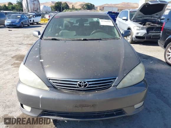 2006 Toyota Camry STD with VIN 4T1BE30K06U656063, listed as a IAAI auction lot 42386998 with 291,975 mi miles and . Bid and sale history available at DreamBid. Image 6.