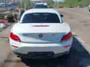 2015 BMW Z4 sDrive28i с VIN WBALL5C53FP557183, выставлен на аукционе IAAI как лот 42145557 с пробегом 123 319 миль миль и . История ставок и продаж доступна на DreamBid. Изображение 17.