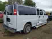 2005 Chevrolet Express Passenger с VIN 1GAHG39U351116163, выставлен на аукционе Copart как лот 51605745 с пробегом 139 372 миль миль и Чистый • Clean title. История ставок и продаж доступна на DreamBid. Изображение 3.