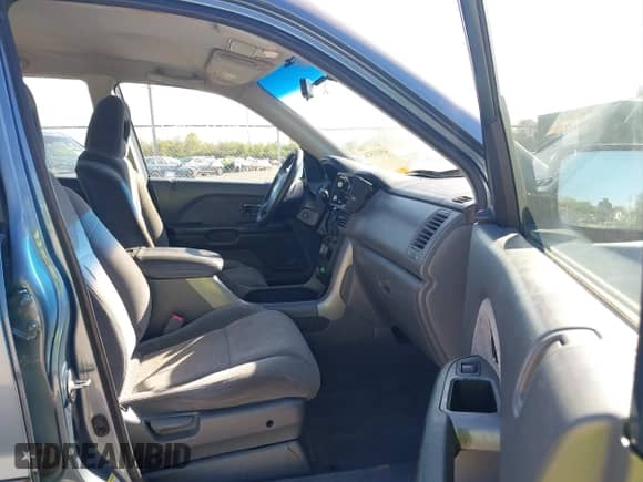 2005 Honda Pilot LX с VIN 2HKYF18165H551256, выставлен на аукционе IAAI как лот 43411524 с пробегом 296 757 миль миль и . История ставок и продаж доступна на DreamBid. Изображение 5.