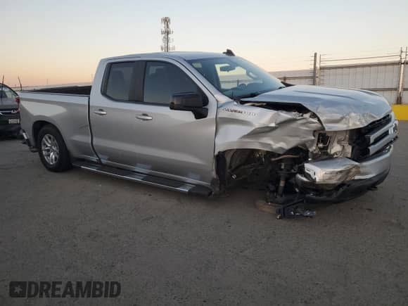 2019 Chevrolet Silverado 1500 RST z VIN 1GCRWDED1KZ273438, wystawiony jako Copart lot #88304025 z przebiegiem 90 035 mil mil oraz Szkoda całkowita • Salvage title. Historia ofert i sprzedaży dostępna na DreamBid. Obrazek 4.