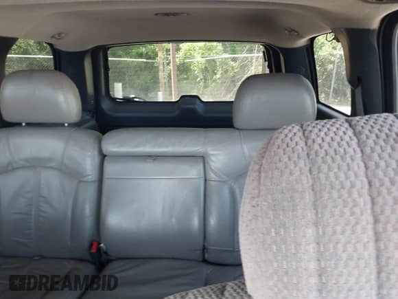 2001 Chevrolet Tahoe LT с VIN 1GNEK13T41J279600, выставлен на аукционе IAAI как лот 42388662 с пробегом 262 030 миль миль и . История ставок и продаж доступна на DreamBid. Изображение 12.