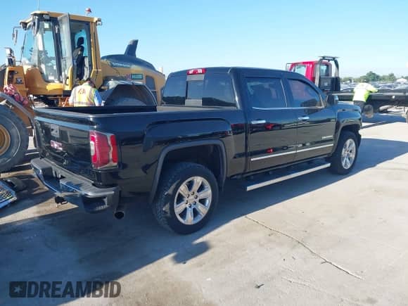 2018 GMC Sierra 1500 SLT z VIN 3GTP1NEC9JG297875, wystawiony jako IAAI lot #43075252 z przebiegiem 111 357 mil mil oraz . Historia ofert i sprzedaży dostępna na DreamBid. Obrazek 4.